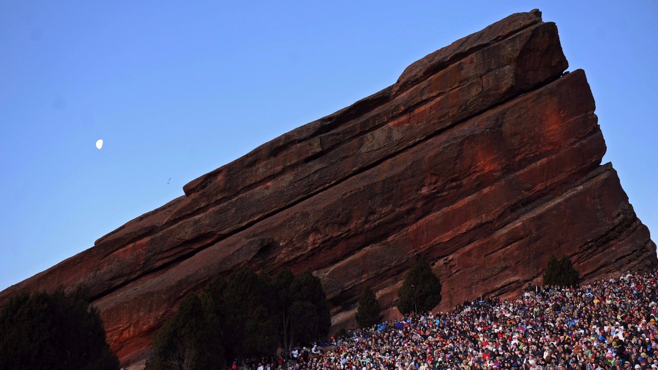 Who's playing Red Rocks in 2017?